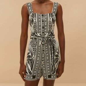 Off-White Monochrome Elegance Scarf LENZING™ ECOVERO™ Euroflax™ Romper